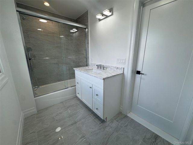 11 First Street, Glenwood Landing, NY 11547