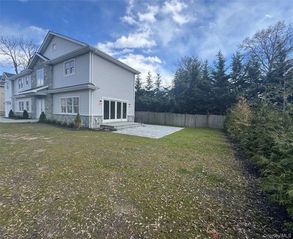 11 First Street, Glenwood Landing, NY 11547