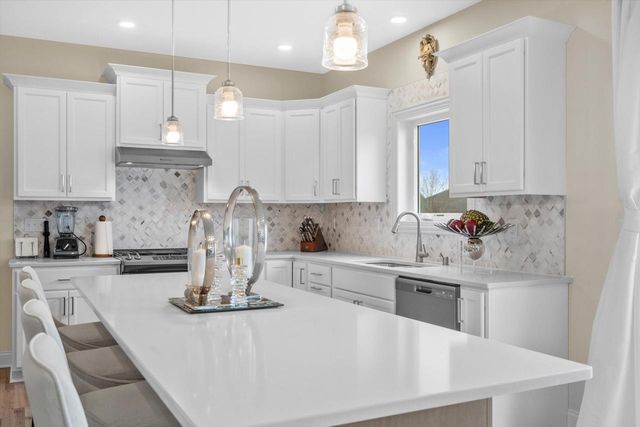 1316 Orchard View LANE, Mukwonago, WI 53149