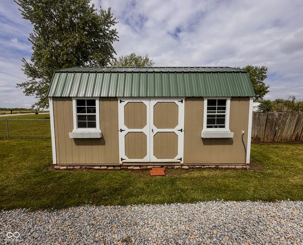 1128 W County Road 300 N, New Castle, IN 47362