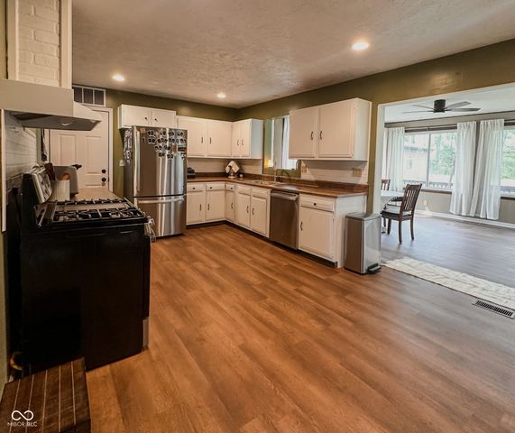1128 W County Road 300 N, New Castle, IN 47362