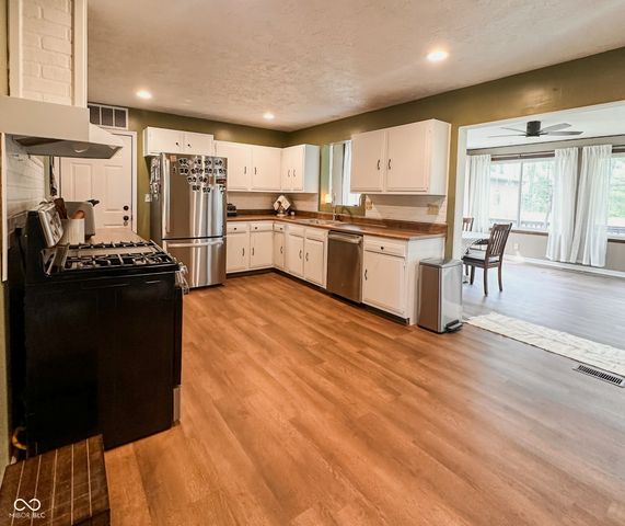 1128 W County Road 300 N, New Castle, IN 47362
