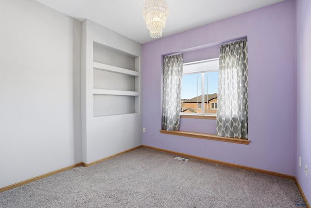 6533 MUIRFIELD DR, Rapid City, SD 57702