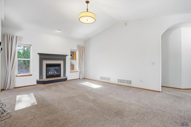 6533 MUIRFIELD DR, Rapid City, SD 57702