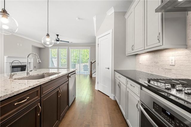 154 Bellehaven Drive, Woodstock, GA 30188