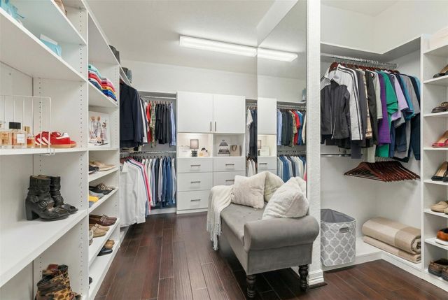 210 Lake Como DR, Lakeway, TX 78734