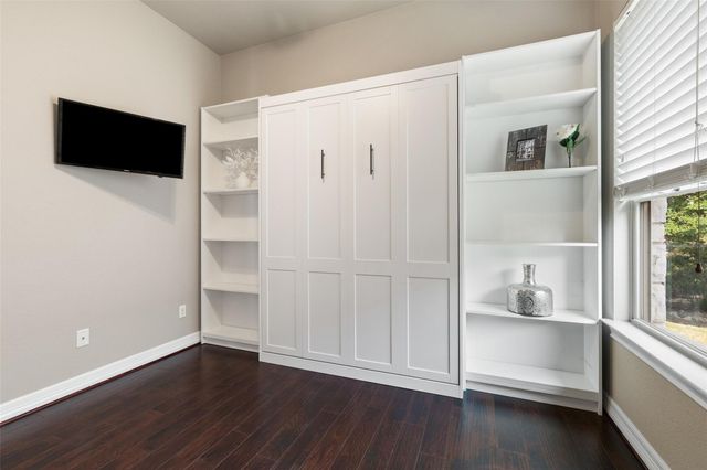 210 Lake Como DR, Lakeway, TX 78734