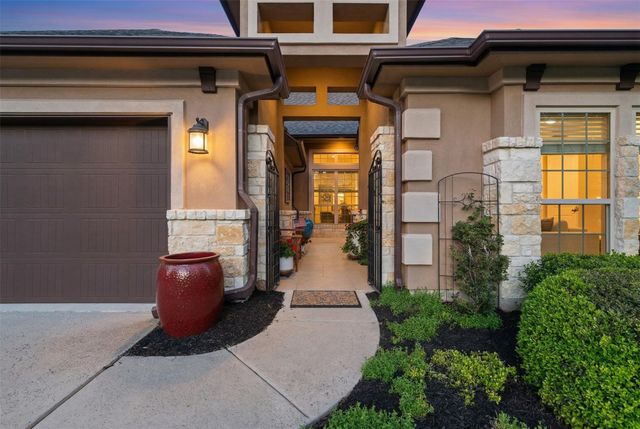 210 Lake Como DR, Lakeway, TX 78734