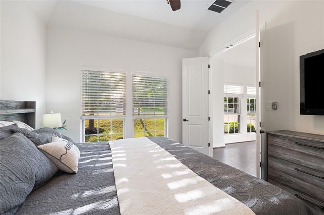 210 Lake Como DR, Lakeway, TX 78734