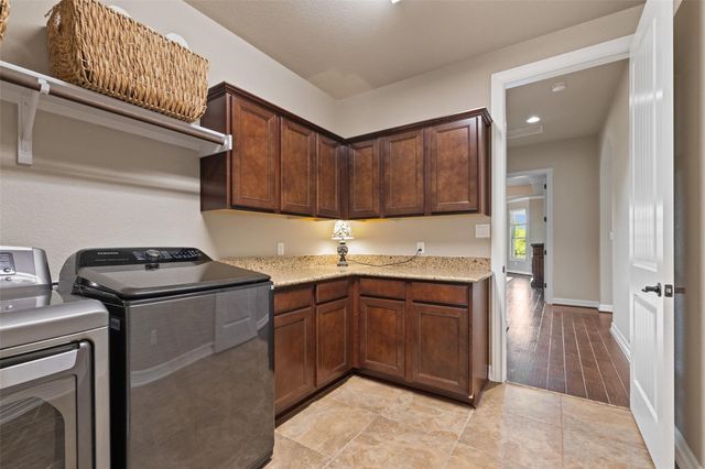 210 Lake Como DR, Lakeway, TX 78734