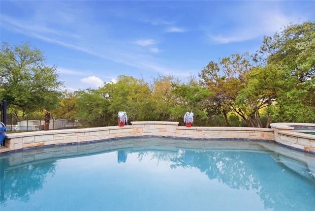210 Lake Como DR, Lakeway, TX 78734