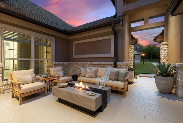 210 Lake Como DR, Lakeway, TX 78734