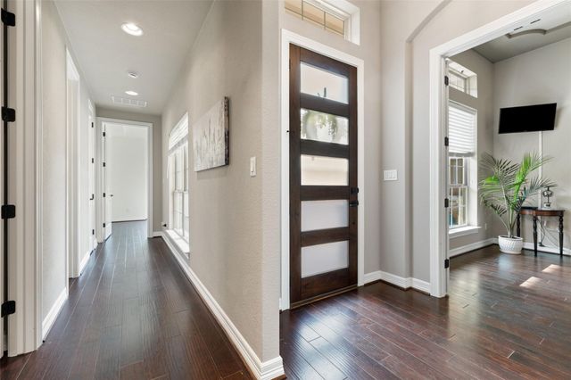 210 Lake Como DR, Lakeway, TX 78734