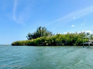 4 Grant Island, Grant-valkaria, FL 32949