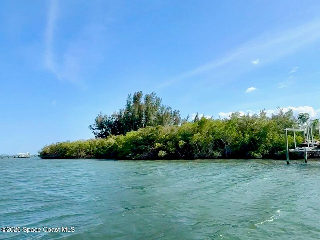 4 Grant Island, Grant-valkaria, FL 32949