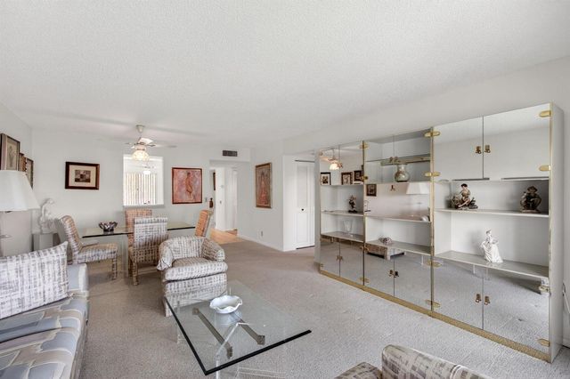 6585 Kensington Lane 307, Delray Beach, FL 33446