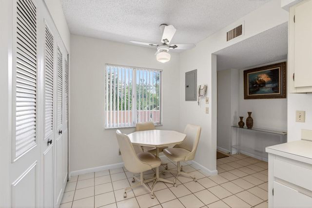 6585 Kensington Lane 307, Delray Beach, FL 33446