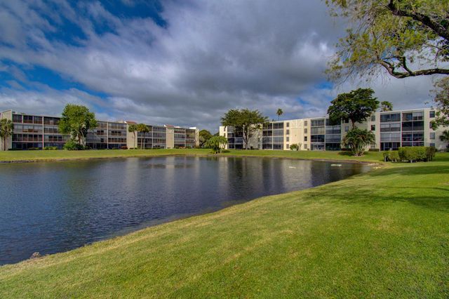 6585 Kensington Lane 307, Delray Beach, FL 33446