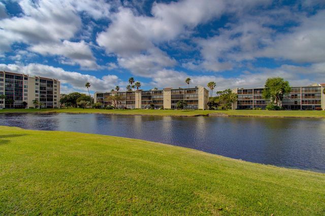 6585 Kensington Lane 307, Delray Beach, FL 33446