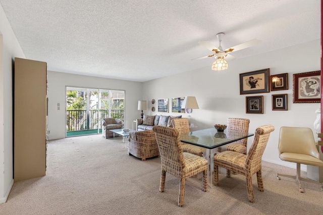 6585 Kensington Lane 307, Delray Beach, FL 33446