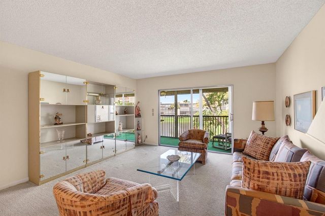 6585 Kensington Lane 307, Delray Beach, FL 33446