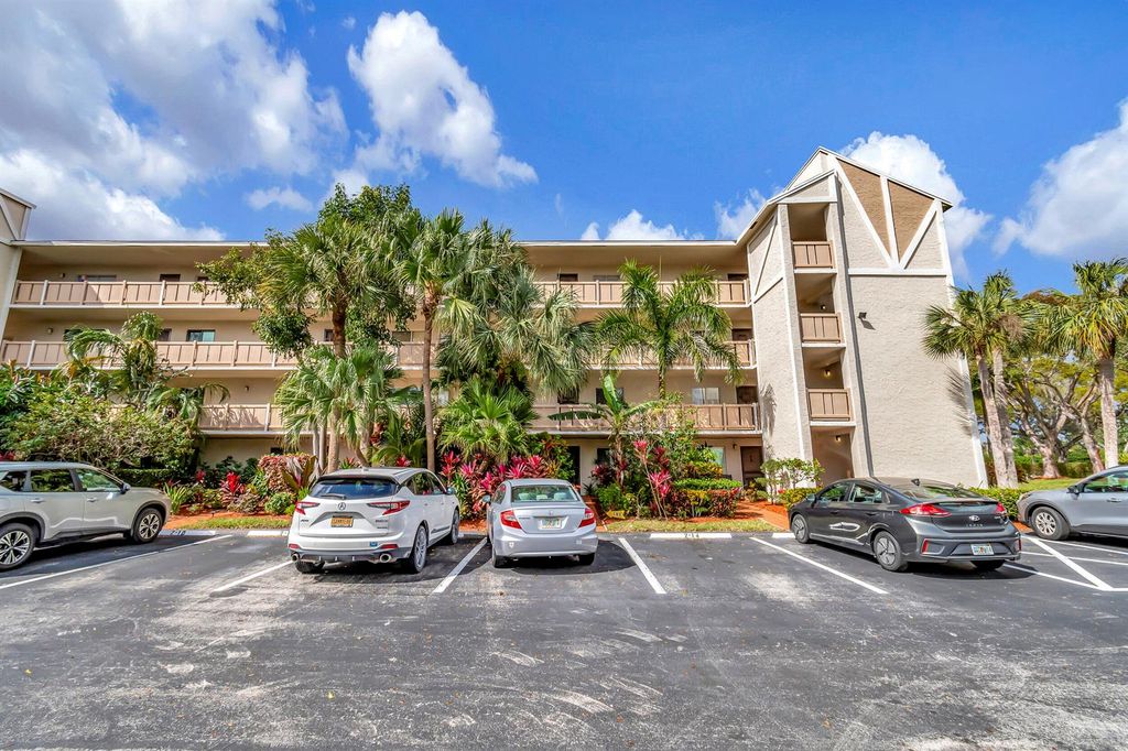 6585 Kensington Lane 307, Delray Beach, FL 33446