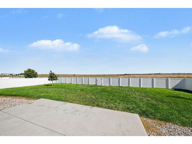 6886 Sumner St, Wellington, CO 80549