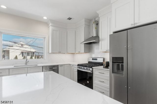 382 5Th Ave, Paterson City, NJ 07514