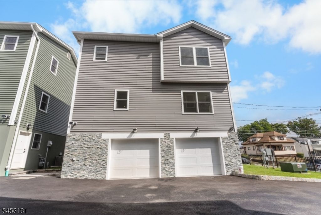382 5Th Ave, Paterson City, NJ 07514