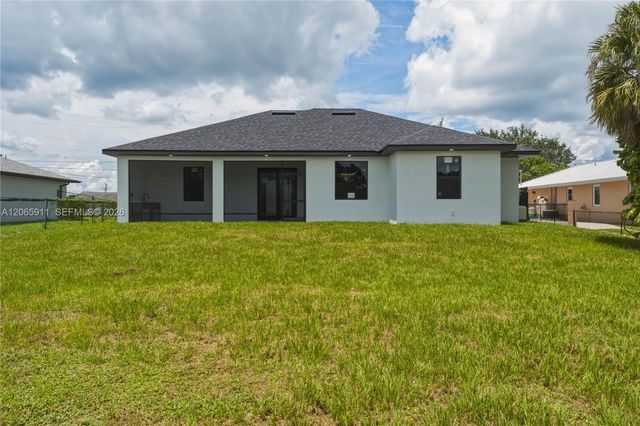 3011 23rd Street SW, Lehigh Acres, FL 33976