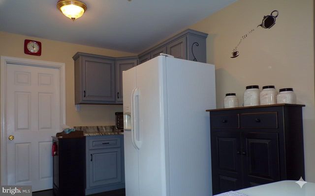 7 MEDIAN DR, Wilmington, DE 19803