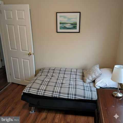 7 MEDIAN DR, Wilmington, DE 19803