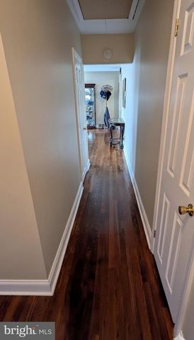 7 MEDIAN DR, Wilmington, DE 19803