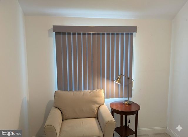 7 MEDIAN DR, Wilmington, DE 19803