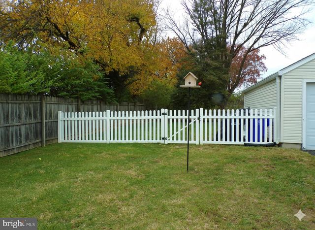 7 MEDIAN DR, Wilmington, DE 19803