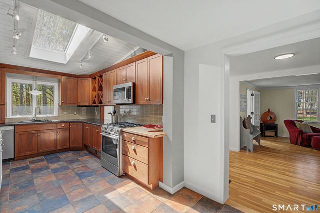 304 Bushy Hill Road, Simsbury, CT 06070