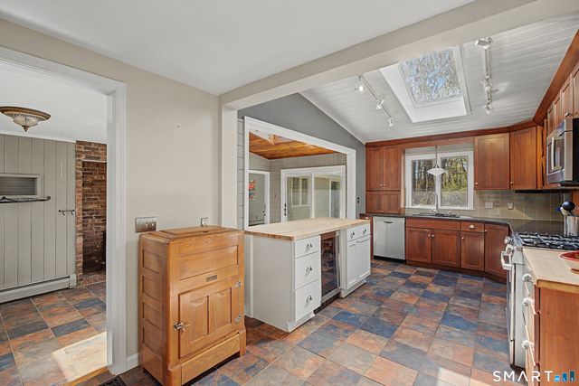 304 Bushy Hill Road, Simsbury, CT 06070