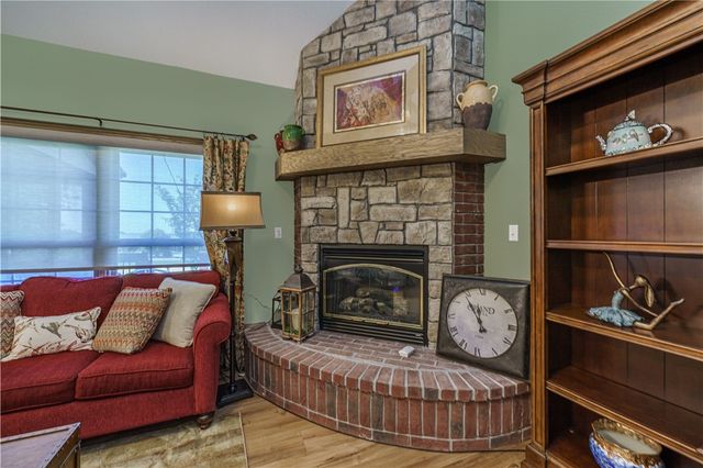 37 Holiday Island Drive, Holiday Island, AR 72631