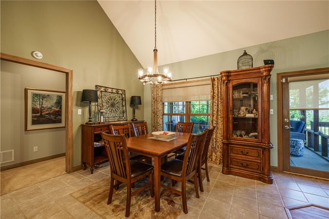 37 Holiday Island Drive, Holiday Island, AR 72631