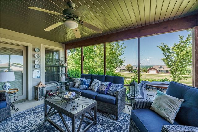37 Holiday Island Drive, Holiday Island, AR 72631