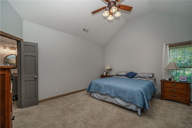 37 Holiday Island Drive, Holiday Island, AR 72631