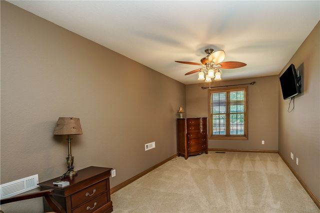 37 Holiday Island Drive, Holiday Island, AR 72631