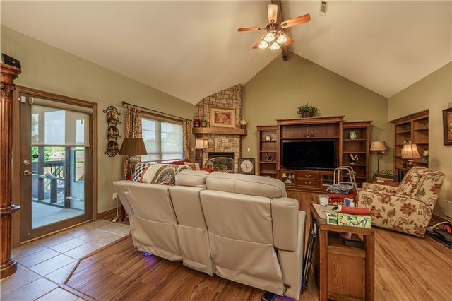 37 Holiday Island Drive, Holiday Island, AR 72631