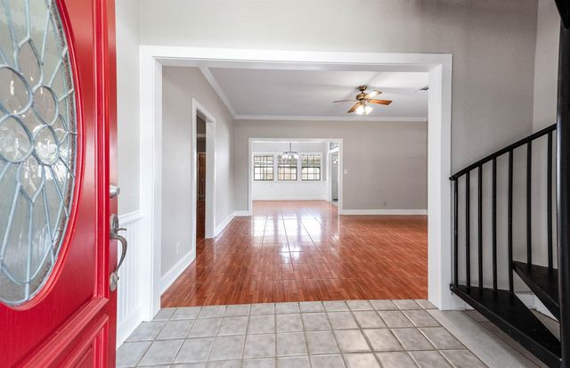 2245 N Austin Avenue, Pearland, TX 77581