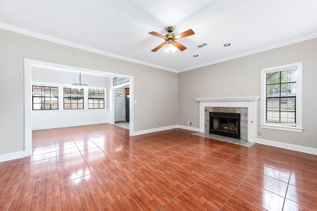 2245 N Austin Avenue, Pearland, TX 77581