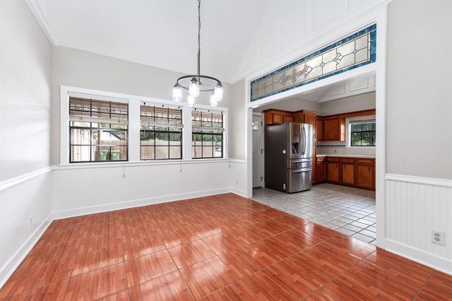 2245 N Austin Avenue, Pearland, TX 77581