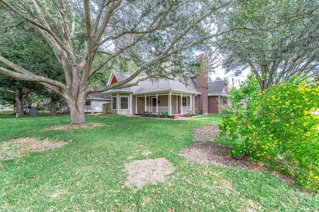 2245 N Austin Avenue, Pearland, TX 77581