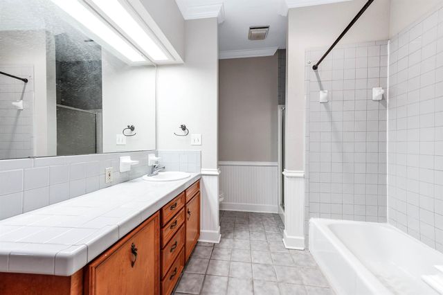 2245 N Austin Avenue, Pearland, TX 77581