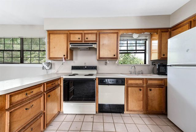 2245 N Austin Avenue, Pearland, TX 77581