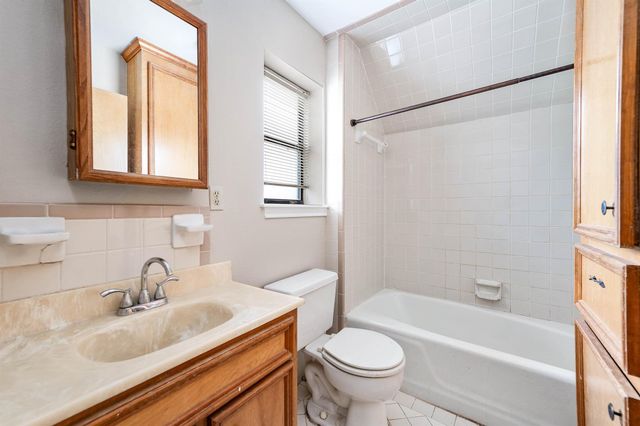 2245 N Austin Avenue, Pearland, TX 77581